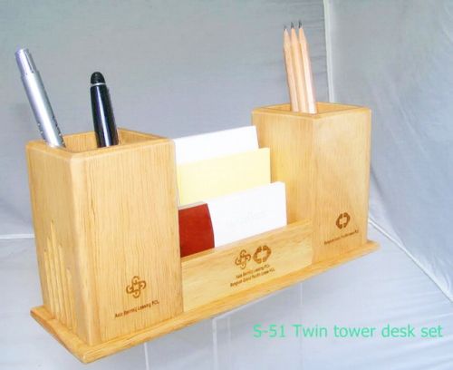 ของใช้บนโต๊ะทำงาน ทำจากไม้ วางนามบัตร กระดาษบันทึก กล่องเครื่องเขียน